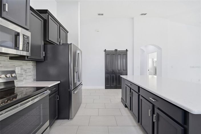 Image No.12-4 Bed House for sale