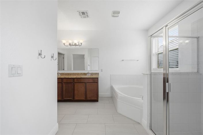 Image No.15-4 Bed House for sale