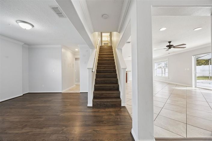 Image No.20-5 Bed House for sale