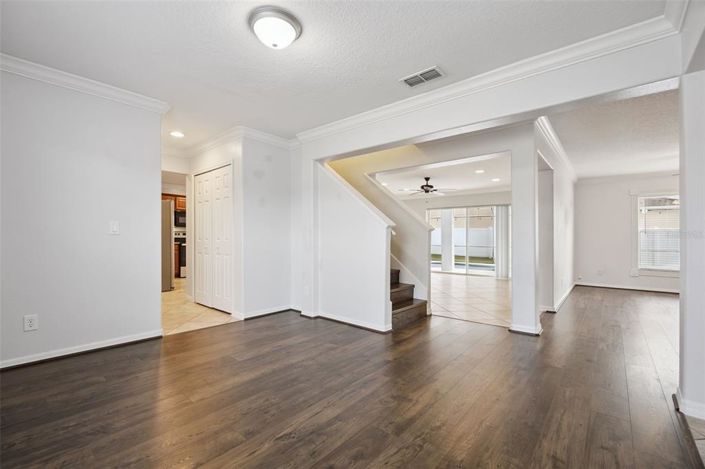 Image No.3-5 Bed House for sale