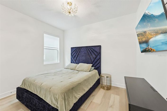 Image No.21-5 Bed House for sale