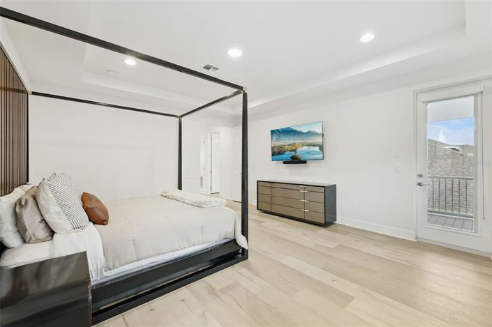 Image No.26-5 Bed House for sale