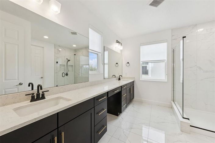 Image No.28-5 Bed House for sale