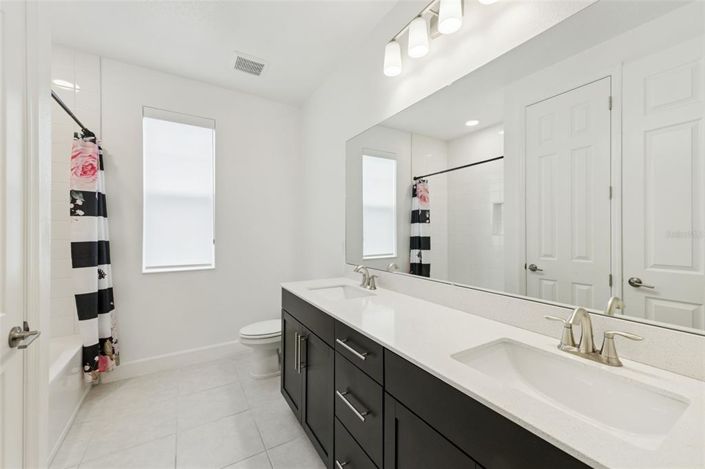 Image No.32-5 Bed House for sale