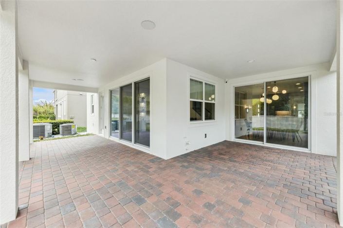 Image No.40-5 Bed House for sale