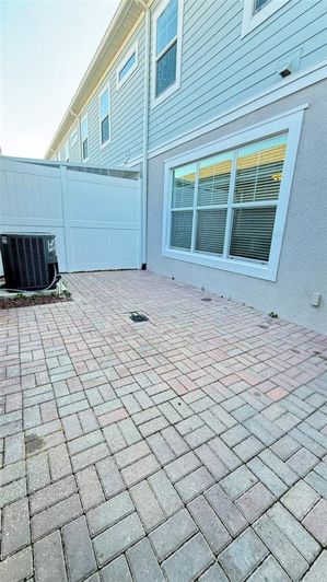 Image No.12-3 Bed Townhouse for sale