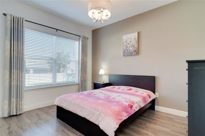 Image No.17-5 Bed House for sale