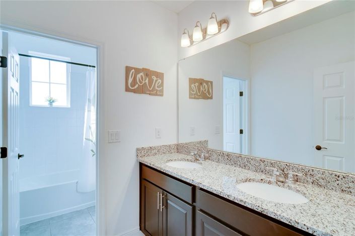 Image No.26-5 Bed House for sale