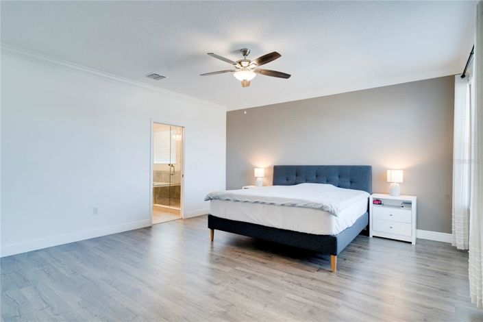 Image No.28-5 Bed House for sale