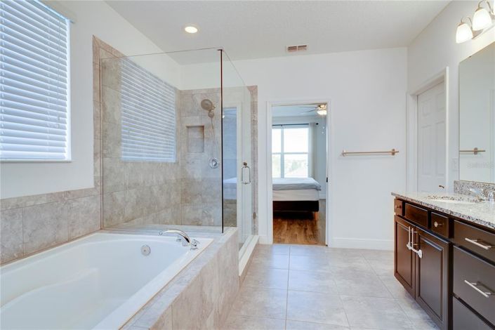 Image No.32-5 Bed House for sale