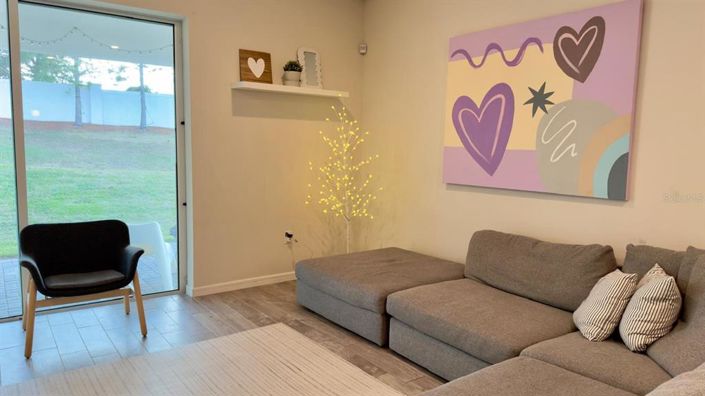 Image No.17-3 Bed House for sale