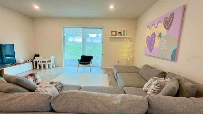 Image No.18-3 Bed House for sale