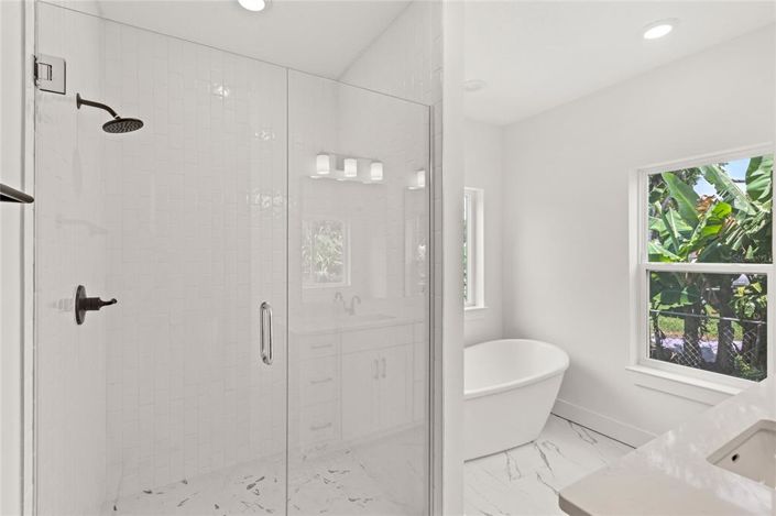 Image No.18-4 Bed House for sale