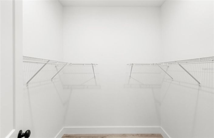 Image No.19-4 Bed House for sale