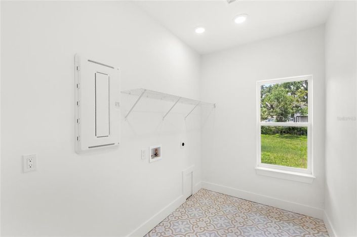 Image No.21-4 Bed House for sale