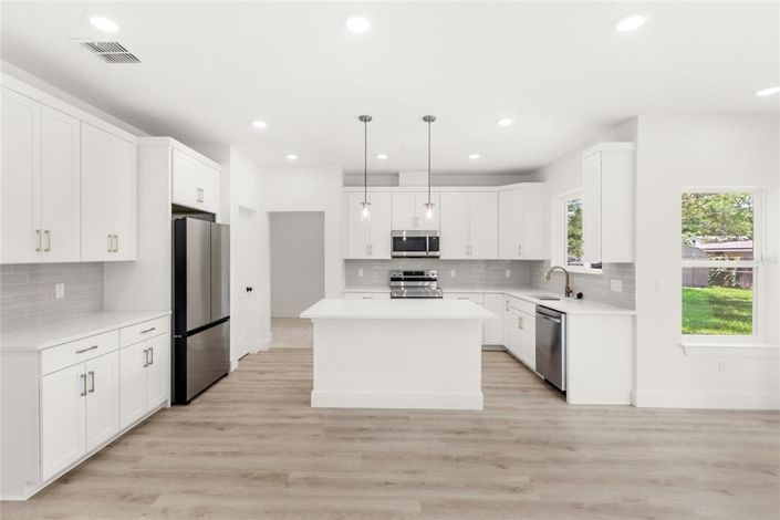 Image No.5-4 Bed House for sale