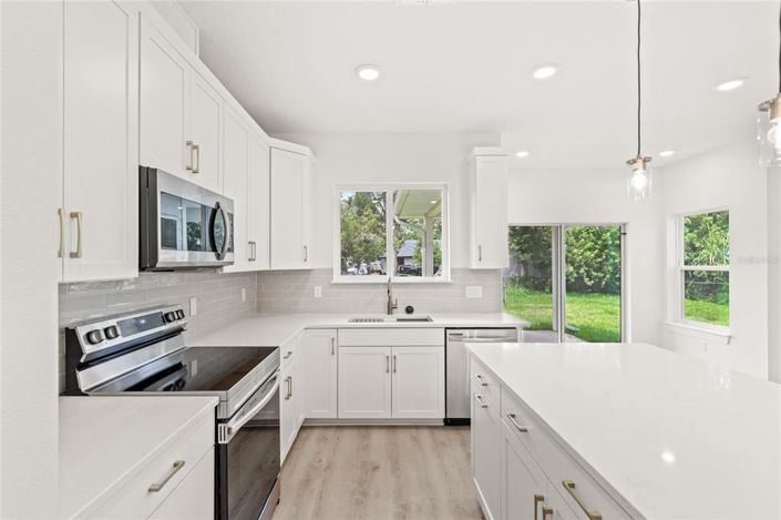 Image No.6-4 Bed House for sale