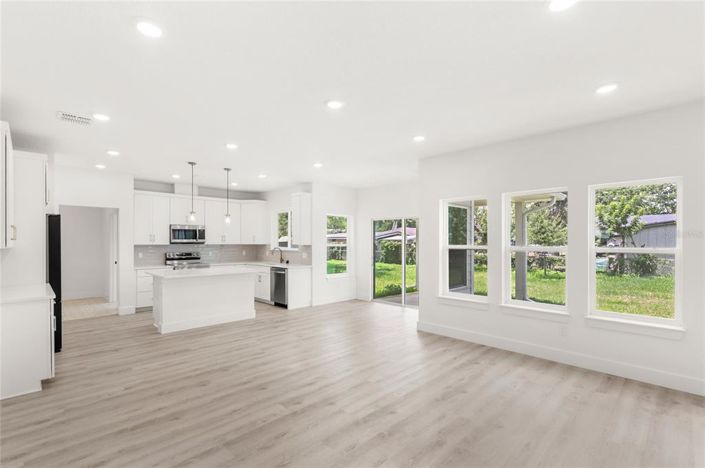 Image No.9-4 Bed House for sale