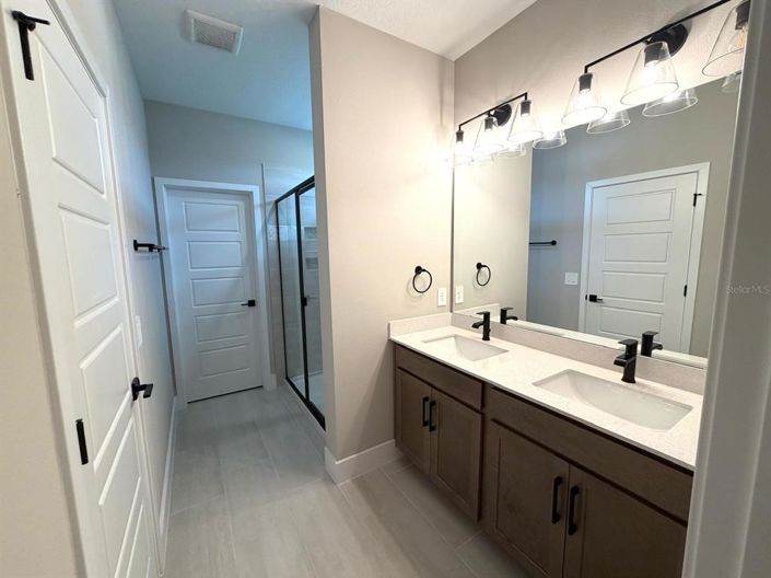 Image No.12-4 Bed House for sale