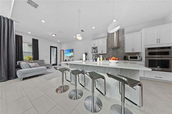 Image No.11-3 Bed House for sale