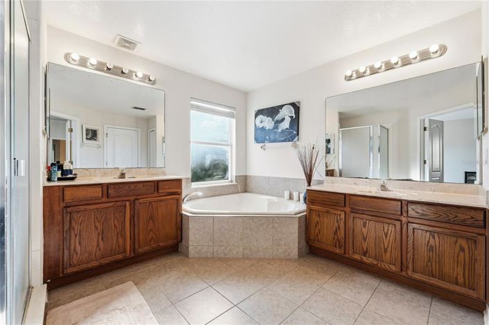 Image No.25-5 Bed House for sale