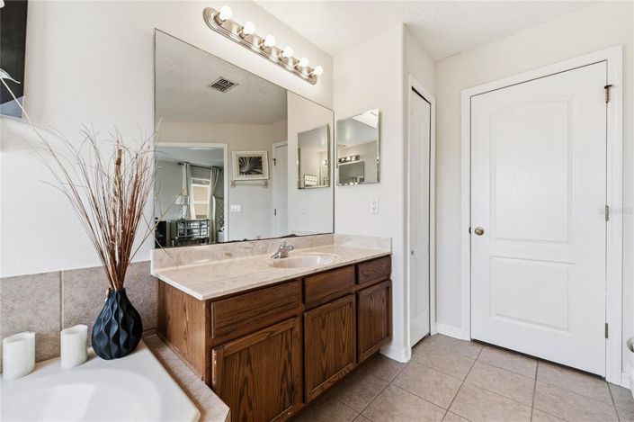 Image No.26-5 Bed House for sale