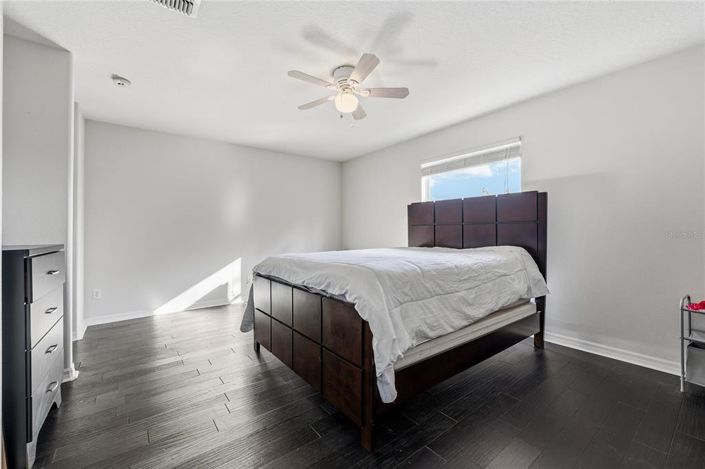 Image No.30-5 Bed House for sale