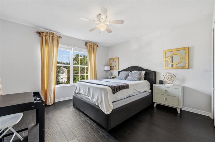 Image No.33-5 Bed House for sale