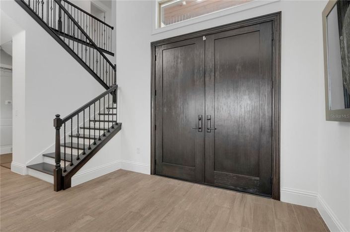 Image No.3-5 Bed House for sale