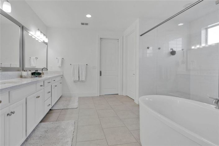 Image No.30-5 Bed House for sale