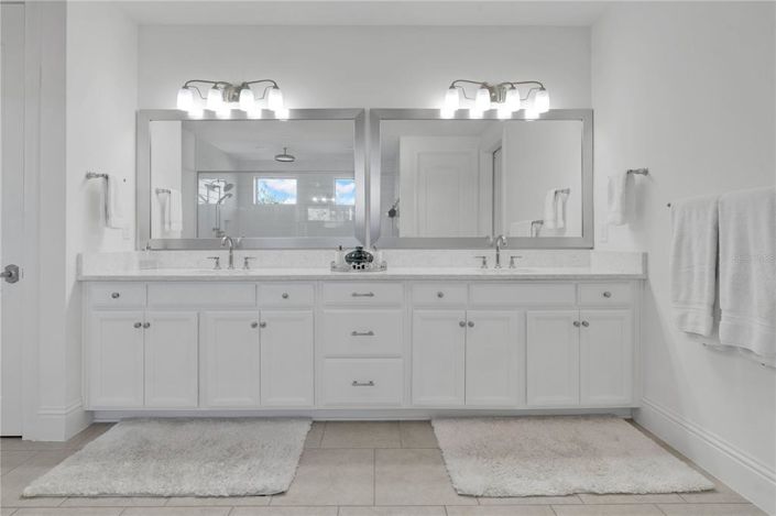 Image No.32-5 Bed House for sale