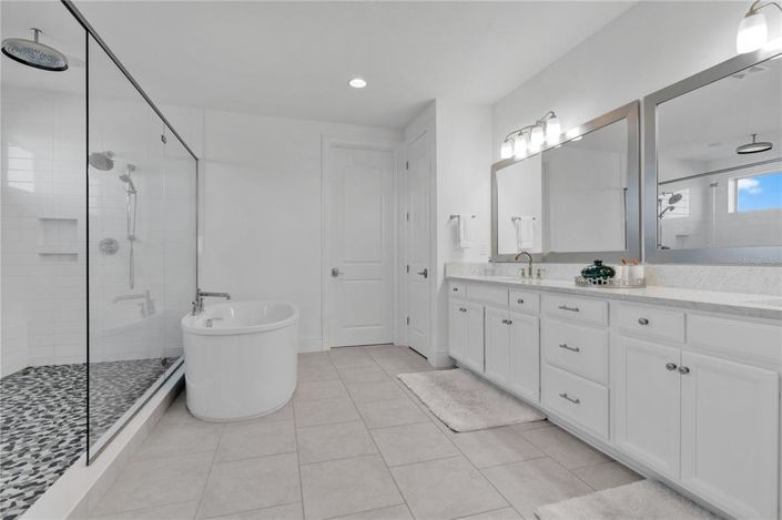 Image No.35-5 Bed House for sale