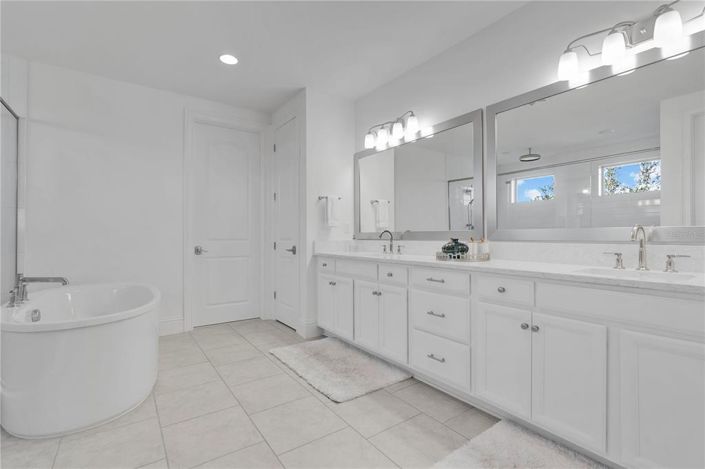 Image No.36-5 Bed House for sale