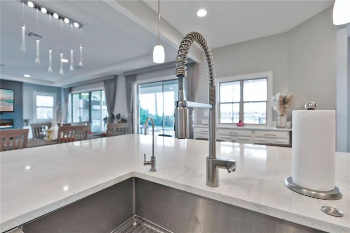 Image No.8-5 Bed House for sale