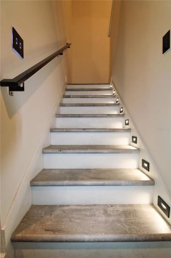 Image No.27-5 Bed House for sale