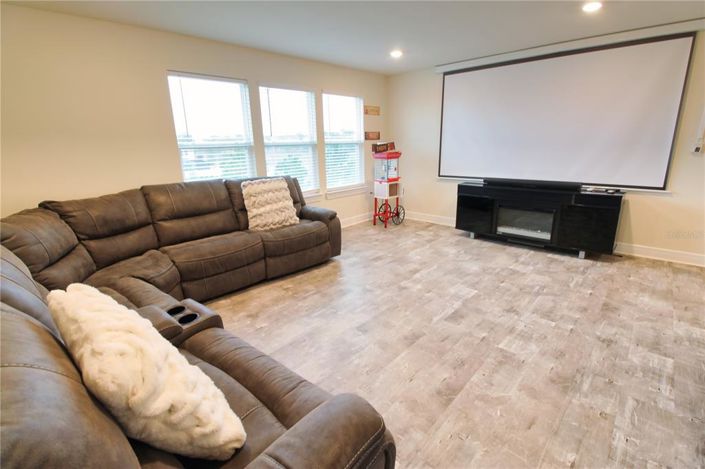 Image No.37-5 Bed House for sale