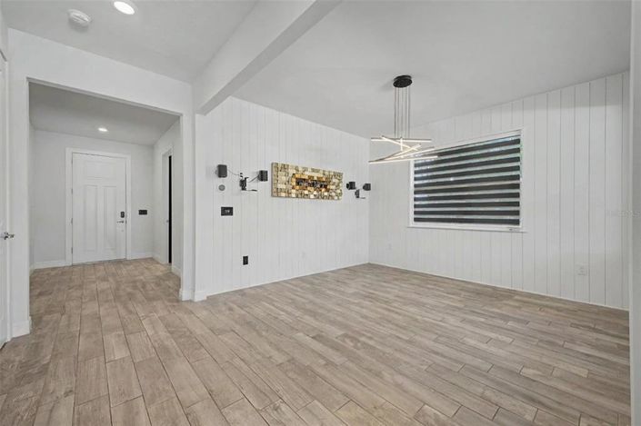 Image No.9-5 Bed House for sale