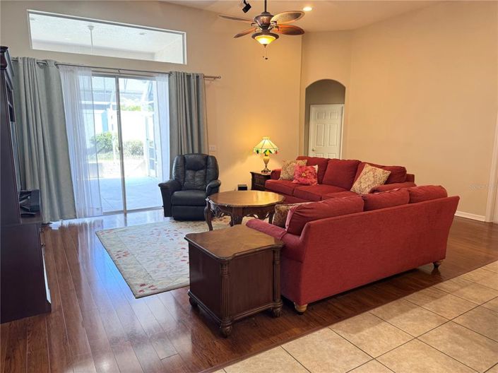 Image No.20-4 Bed House for sale