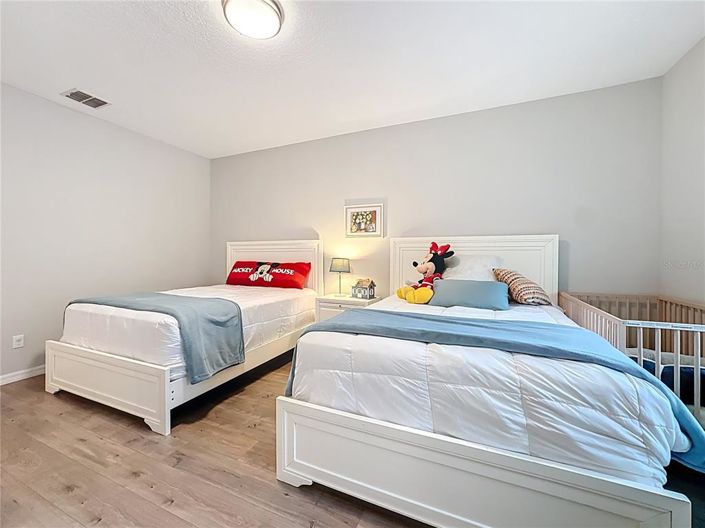 Image No.40-7 Bed House for sale