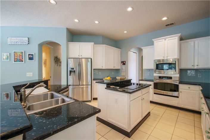 Image No.15-4 Bed House for sale