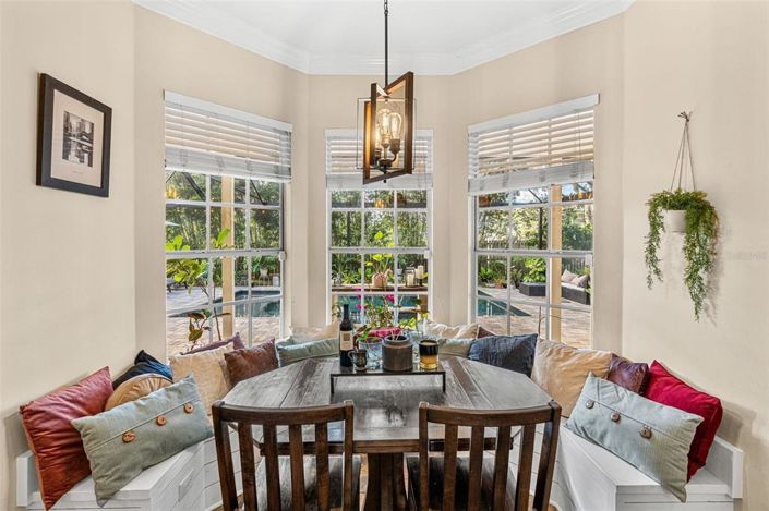 Image No.18-4 Bed House for sale