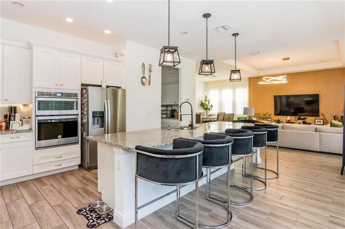 Image No.6-4 Bed House for sale