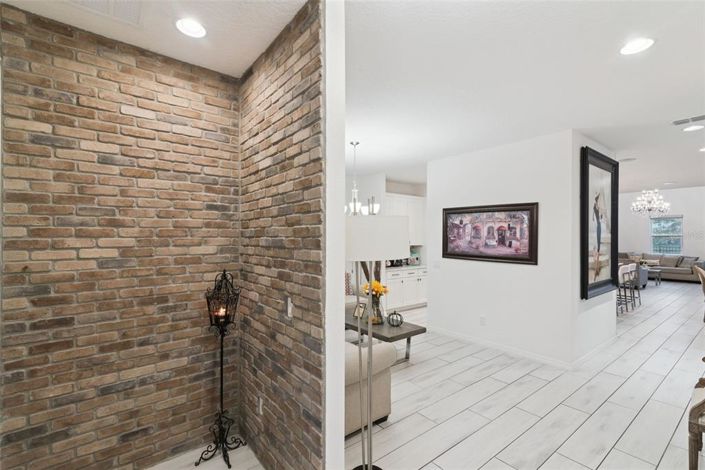 Image No.12-5 Bed House for sale