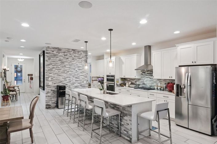 Image No.18-5 Bed House for sale