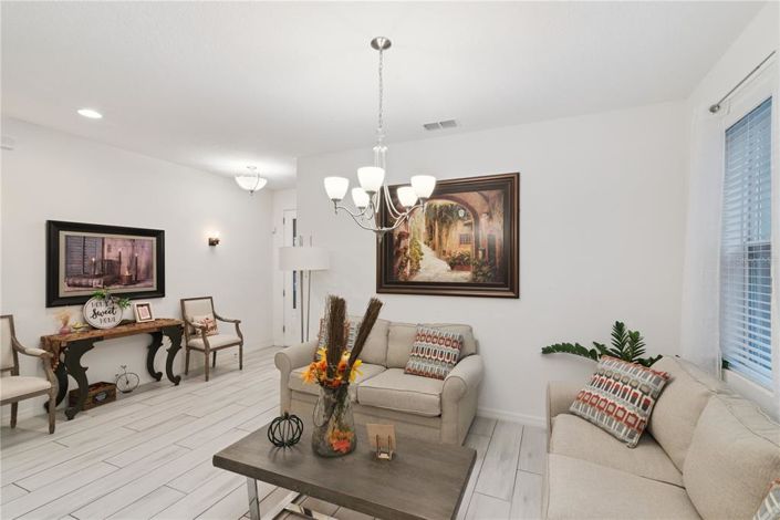 Image No.7-5 Bed House for sale