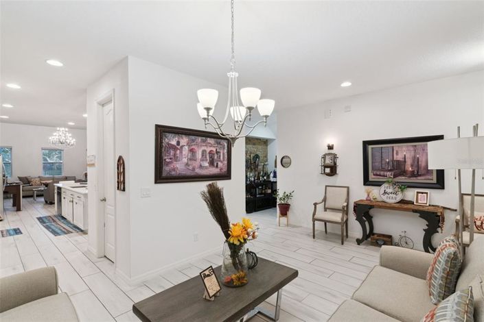 Image No.8-5 Bed House for sale