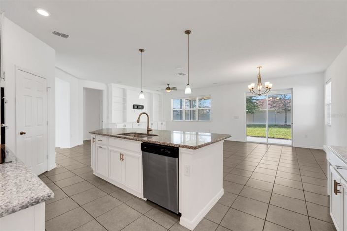 Image No.12-5 Bed House for sale