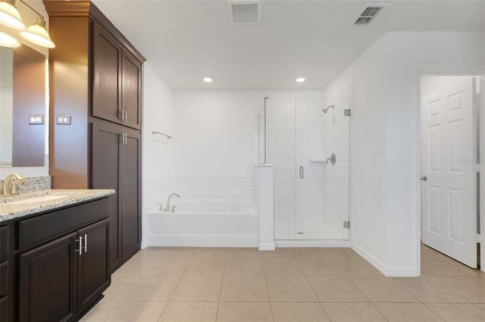 Image No.26-5 Bed House for sale