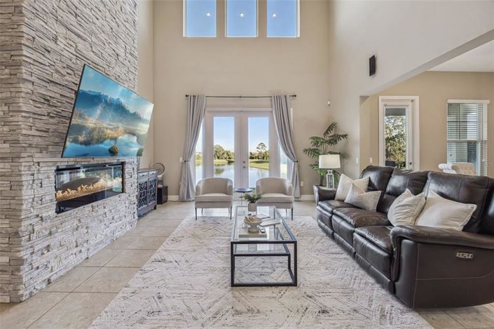 Image No.11-5 Bed House for sale