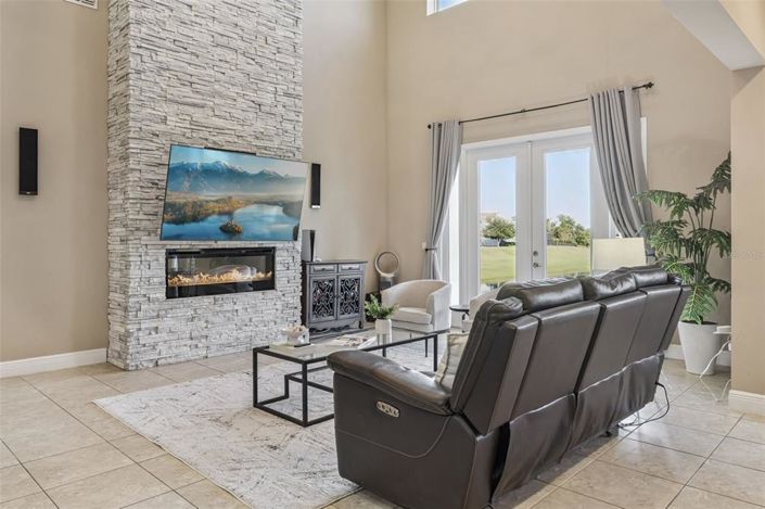 Image No.12-5 Bed House for sale